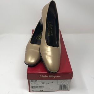 Salvatore Ferragamo Sabbia Calf Pumps - 4cm Heel Sz.9